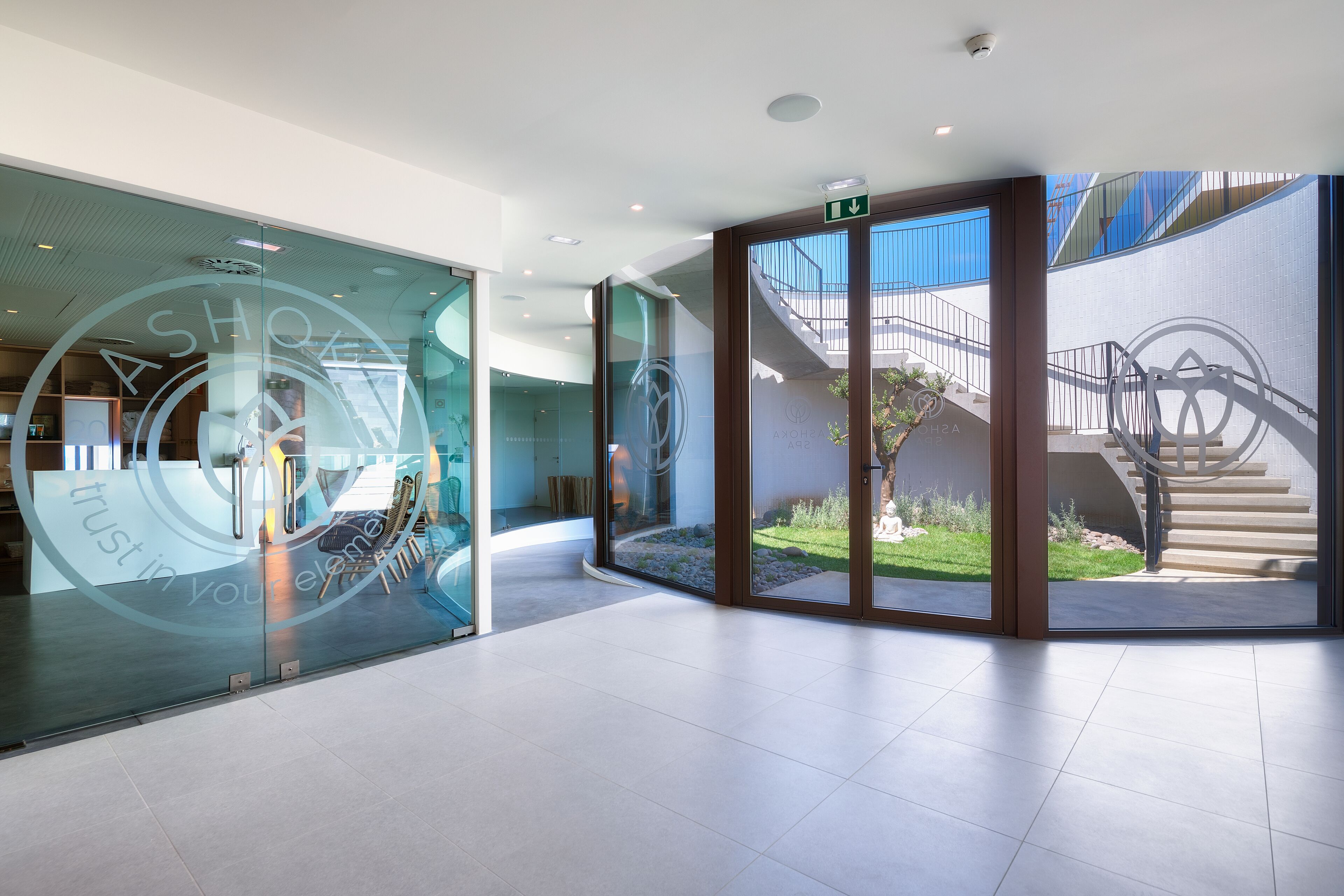 couples treatment room(s), sauna, hot tub, steam room