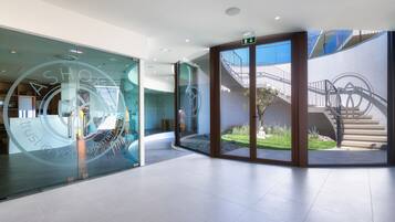 Espace de soins pour les couples, sauna, bain à remous, hammam, hammam