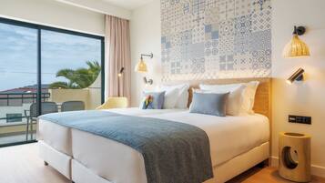 Twin Room, Sea View | 1 bedroom, hypo-allergenic bedding, pillow-top beds, minibar