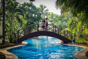 2 outdoor pools - The Zuri White Sands, Goa Resort & Casino (Varca)