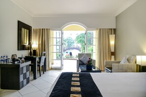 Chambre Premium | Minibar, coffres-forts dans les chambres, bureau