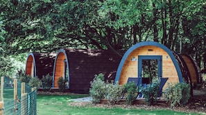 Chambre, 1 grand lit (Eco-Lodge) | Literie hypoallergénique, coffres-forts dans les chambres, bureau
