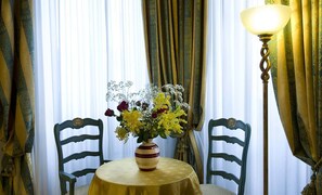 Frukost, lunch och middag serveras