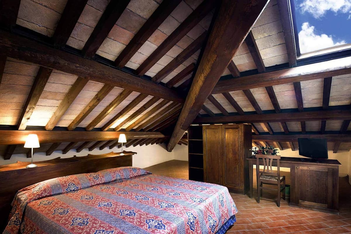 Classic Double Room | Premium bedding, minibar, in-room safe, desk