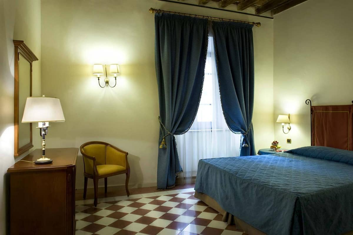 Single Room | Premium bedding, minibar, in-room safe, desk