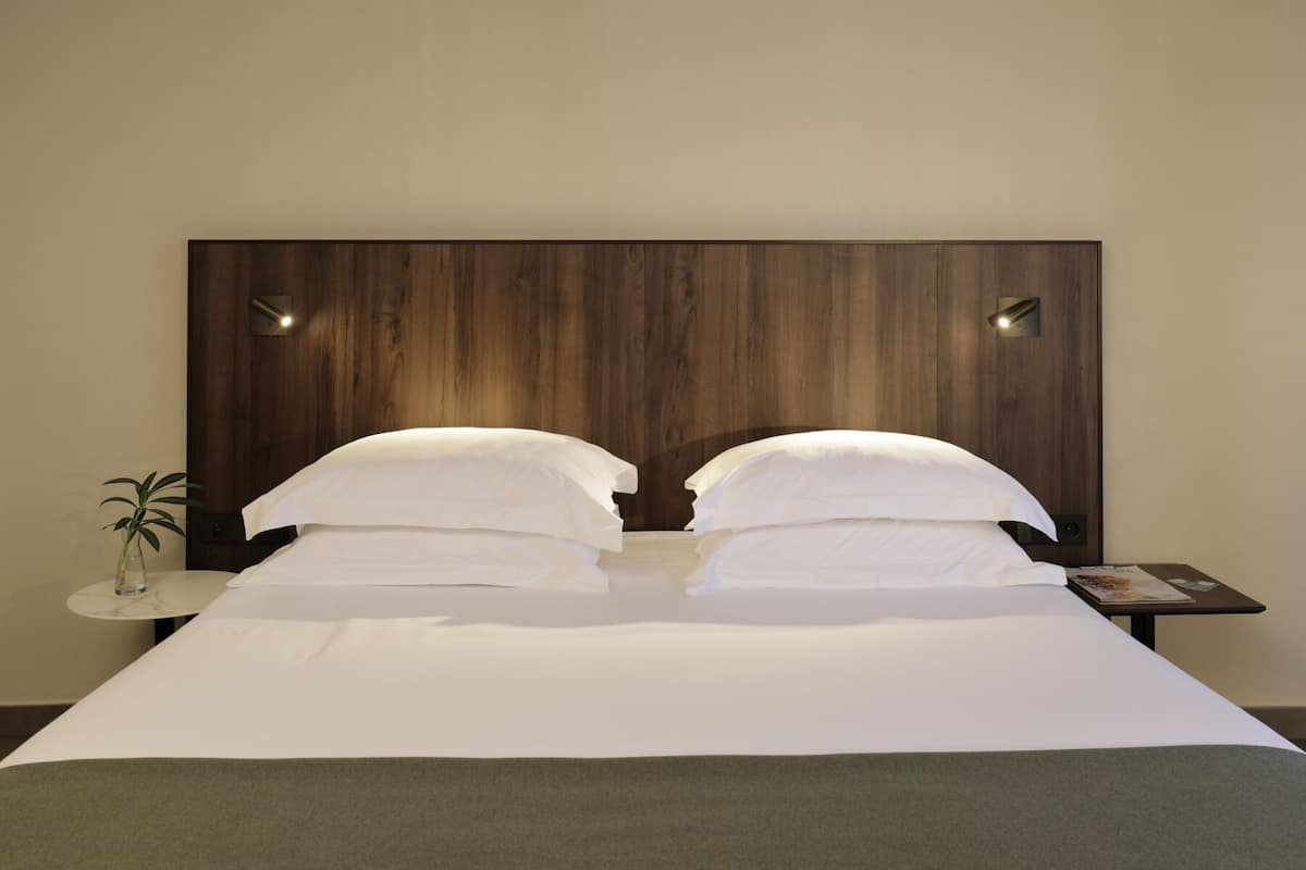 Down duvets, minibar, in-room safe, desk