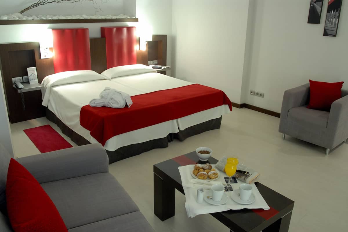 Down duvets, minibar, in-room safe, desk