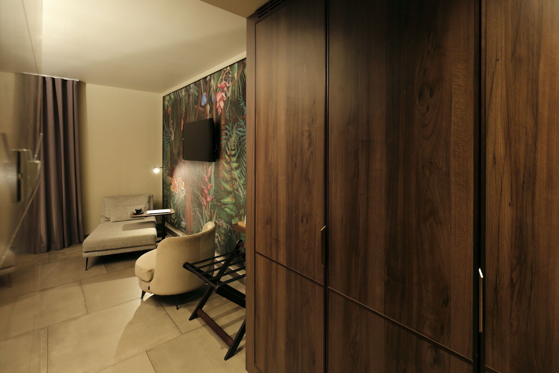 superior double room | 1 bedroom, down duvets, minibar, in-room safe