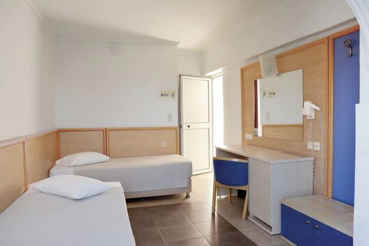 In-room safe, desk, iron/ironing board (on request), free WiFi