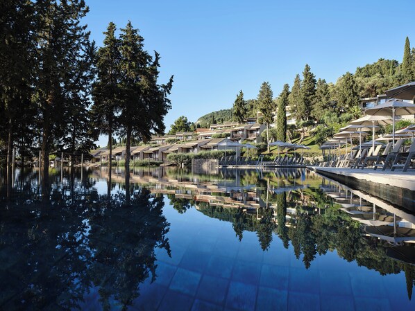 2 outdoor pools, pool umbrellas, sun loungers - Aeolos Beach Resort All Inclusive (Corfu)