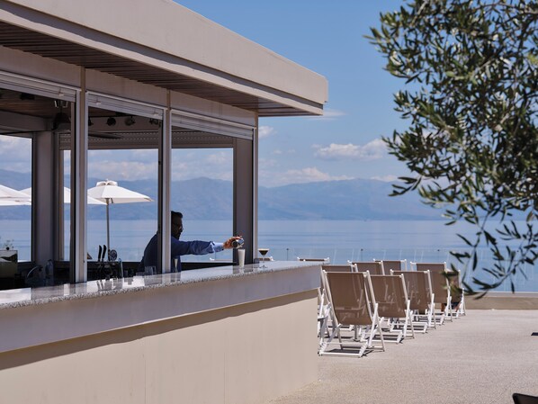Poolside bar