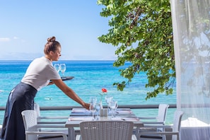 3 restaurants, spécialités Cuisine méditerranéenne