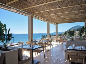 3 restaurants, breakfast, lunch, dinner served; Mediterranean cuisine - Aeolos Beach Resort All Inclusive (Corfu)