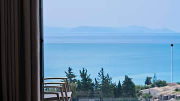 Deluxe Room, Sea View | Beach/ocean view