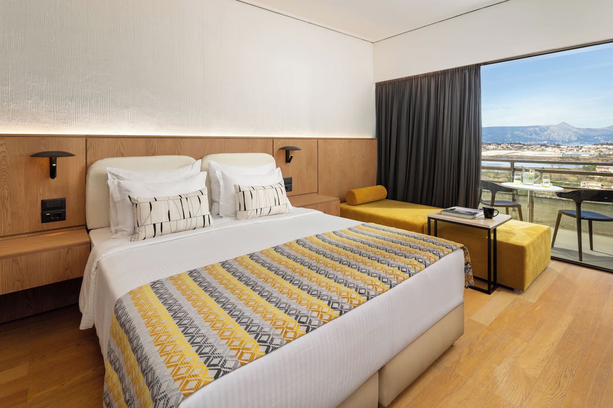 Executive Twin Lake / Ancient Port View | In-room safe, blackout drapes, soundproofing, iron/ironing board