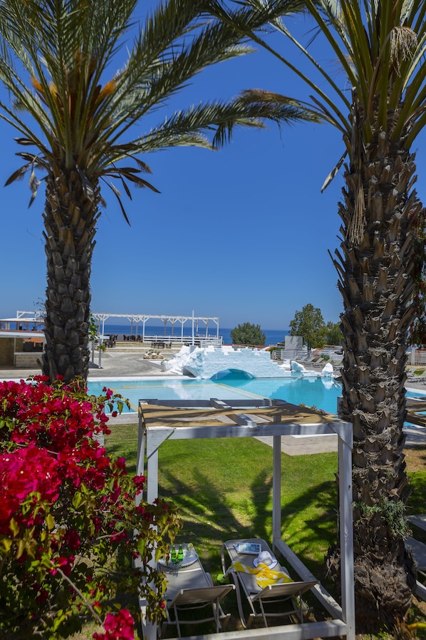 Garden - Latchi Family Resort (Polis)