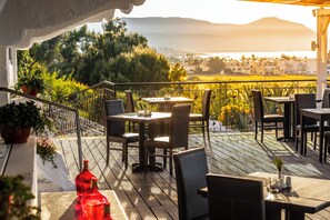 Café da manhã, almoço e jantar