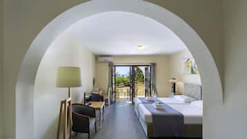 Premium bedding, in-room safe, individually decorated
