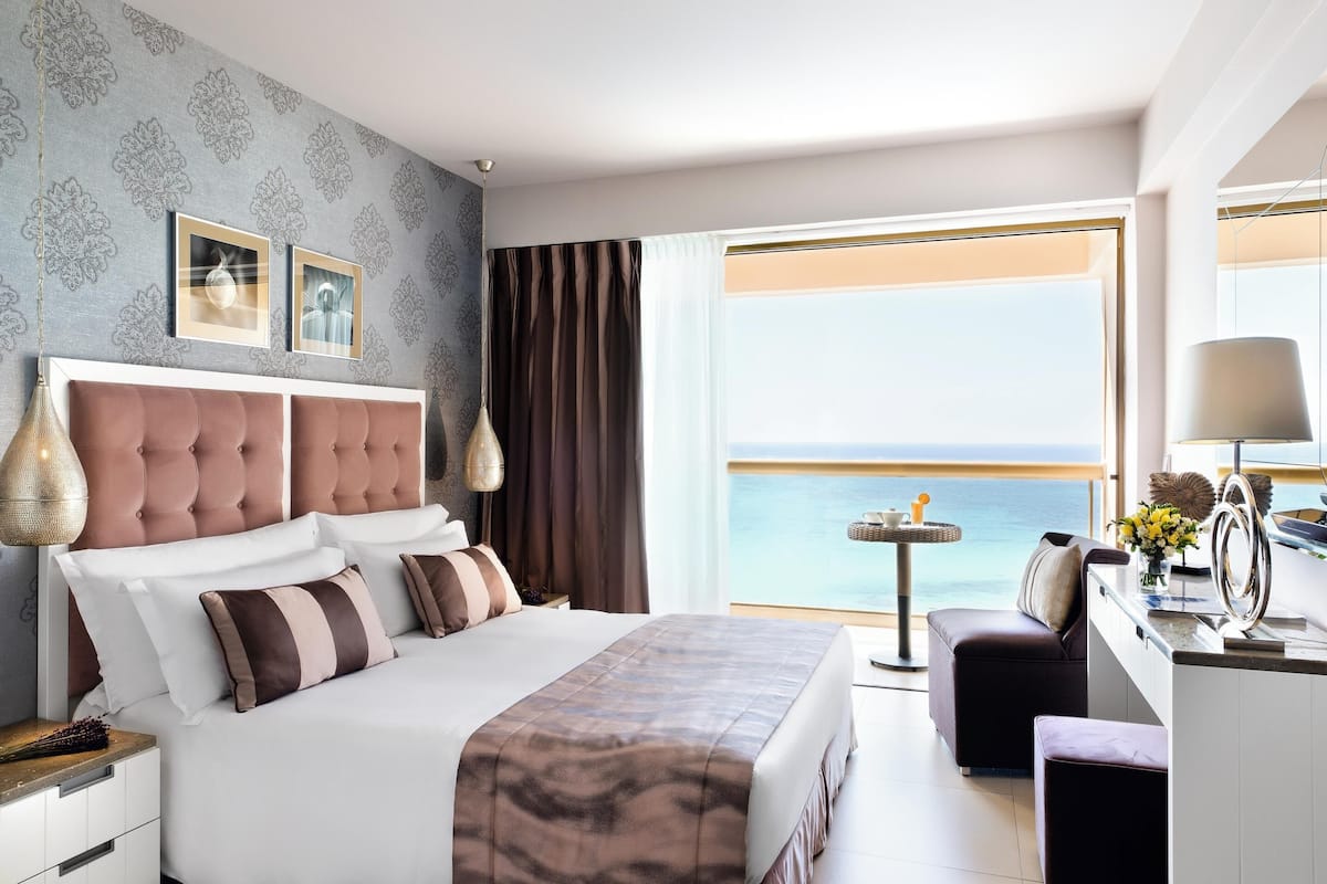 1 bedroom, minibar, in-room safe, blackout drapes