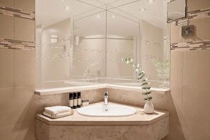 Junior Suite, Sea View | Bathroom | Hair dryer, bathrobes, towels