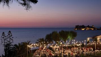 3 restaurantes; se sirven desayunos