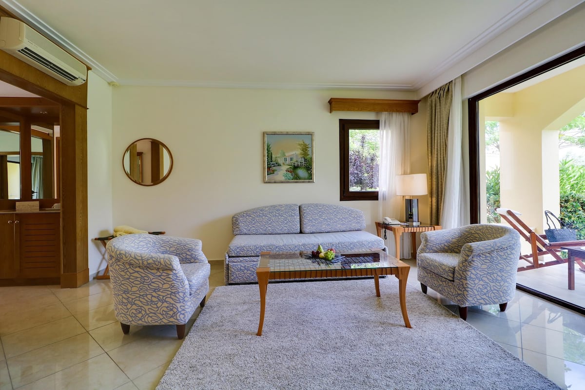 Suite, Sea View | 1 bedroom, in-room safe, free WiFi, bed sheets