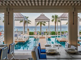 4 restaurants; breakfast and dinner served