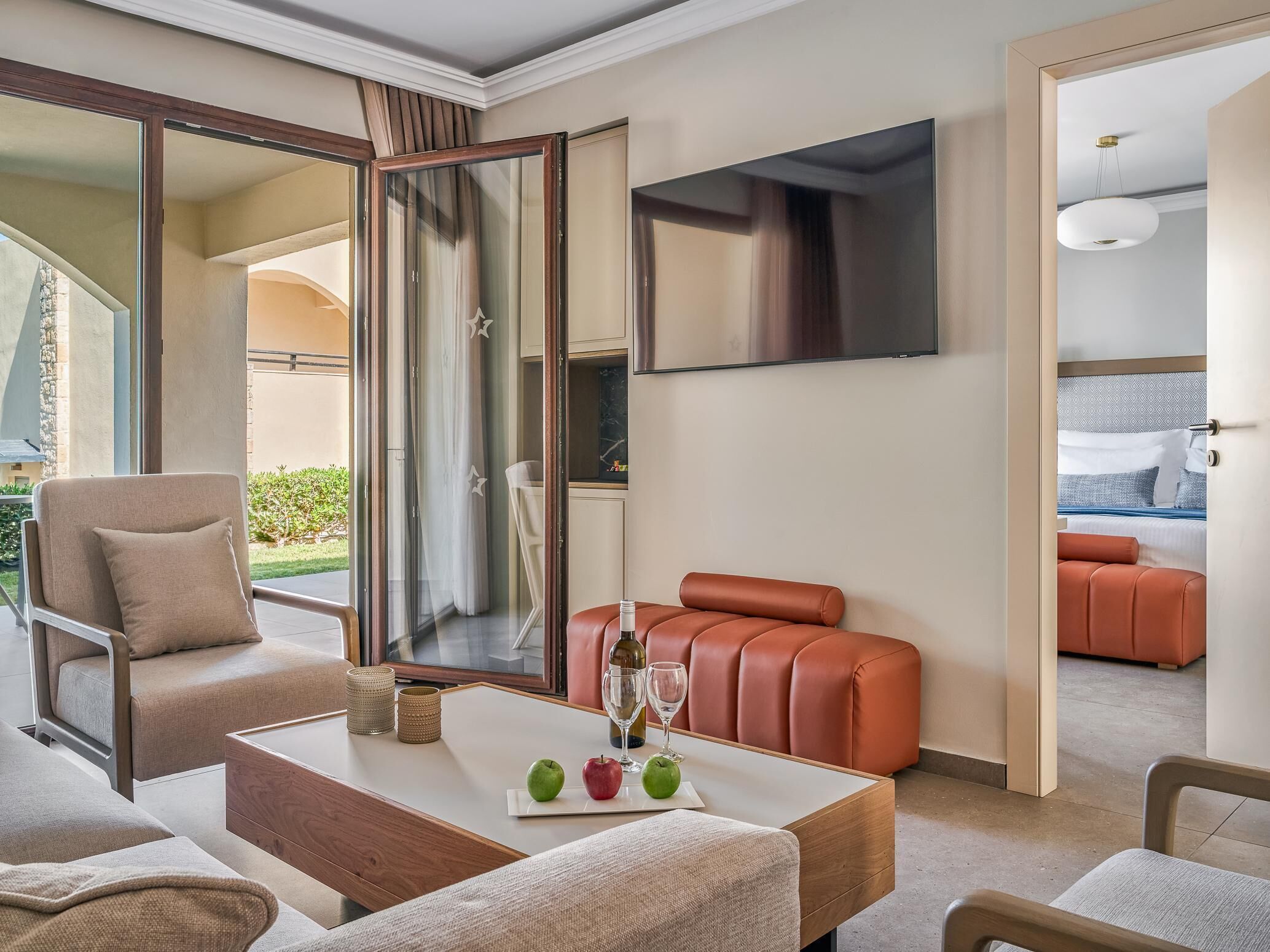 Suite Confort, piscine privée | Coffres-forts dans les chambres, Wi-Fi gratuit, draps fournis