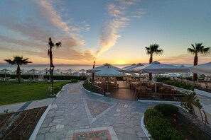 Beach nearby, sun loungers, beach umbrellas, beach towels