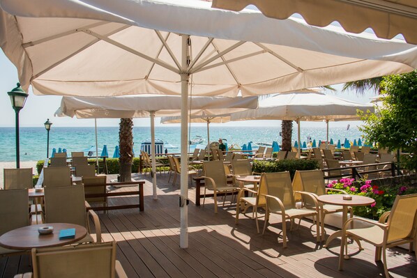 4 restaurants, breakfast, lunch, dinner served; Mediterranean cuisine 
