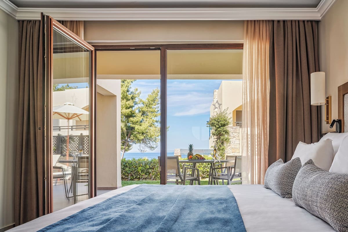 Comfort Suite, Private Pool | 1 bedroom, in-room safe, free WiFi, bed sheets