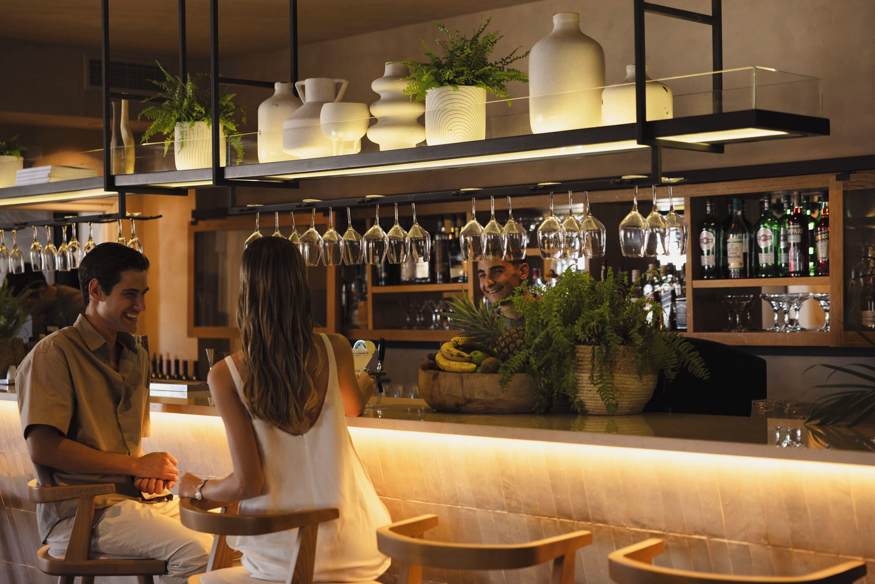 4 quầy bar/khu lounge, lounge tại sảnh 