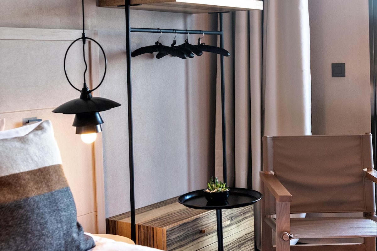 Hochwertige Bettwaren, Zimmersafe, kostenloses WLAN, Bettwäsche