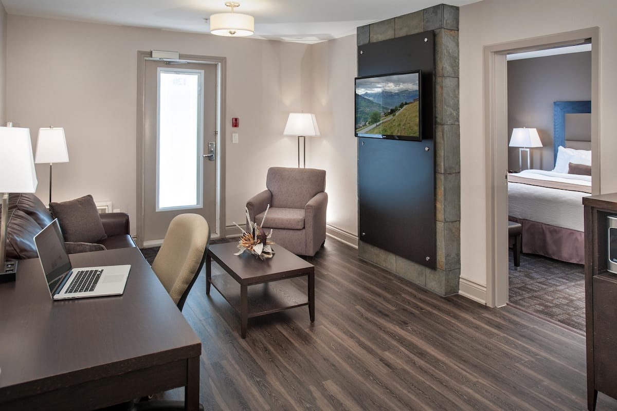 In-room safe, desk, iron/ironing board, free WiFi