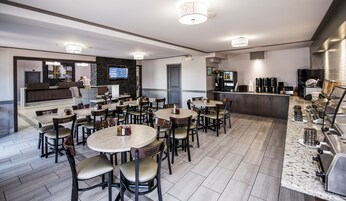 Az árban foglalt svédasztalos reggeli mindennap