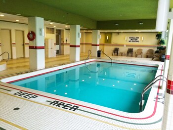 Spa at Oakes Hotel Overlooking the Falls