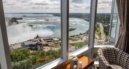 Oakes Hotel Overlooking the Falls