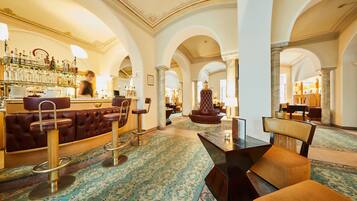 2 bars, bar en bord de piscine