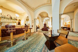 2 bars/lounges, poolside bar