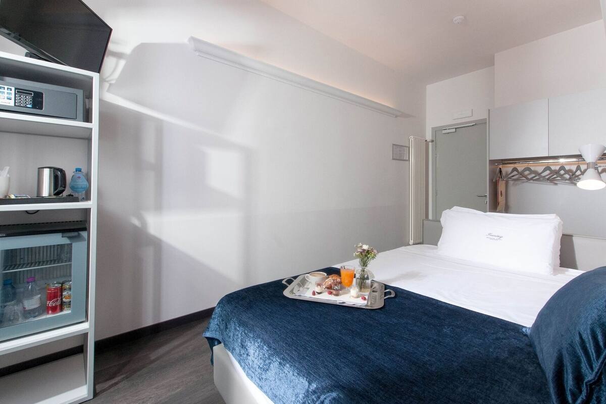 Minibar, in-room safe, desk, blackout curtains