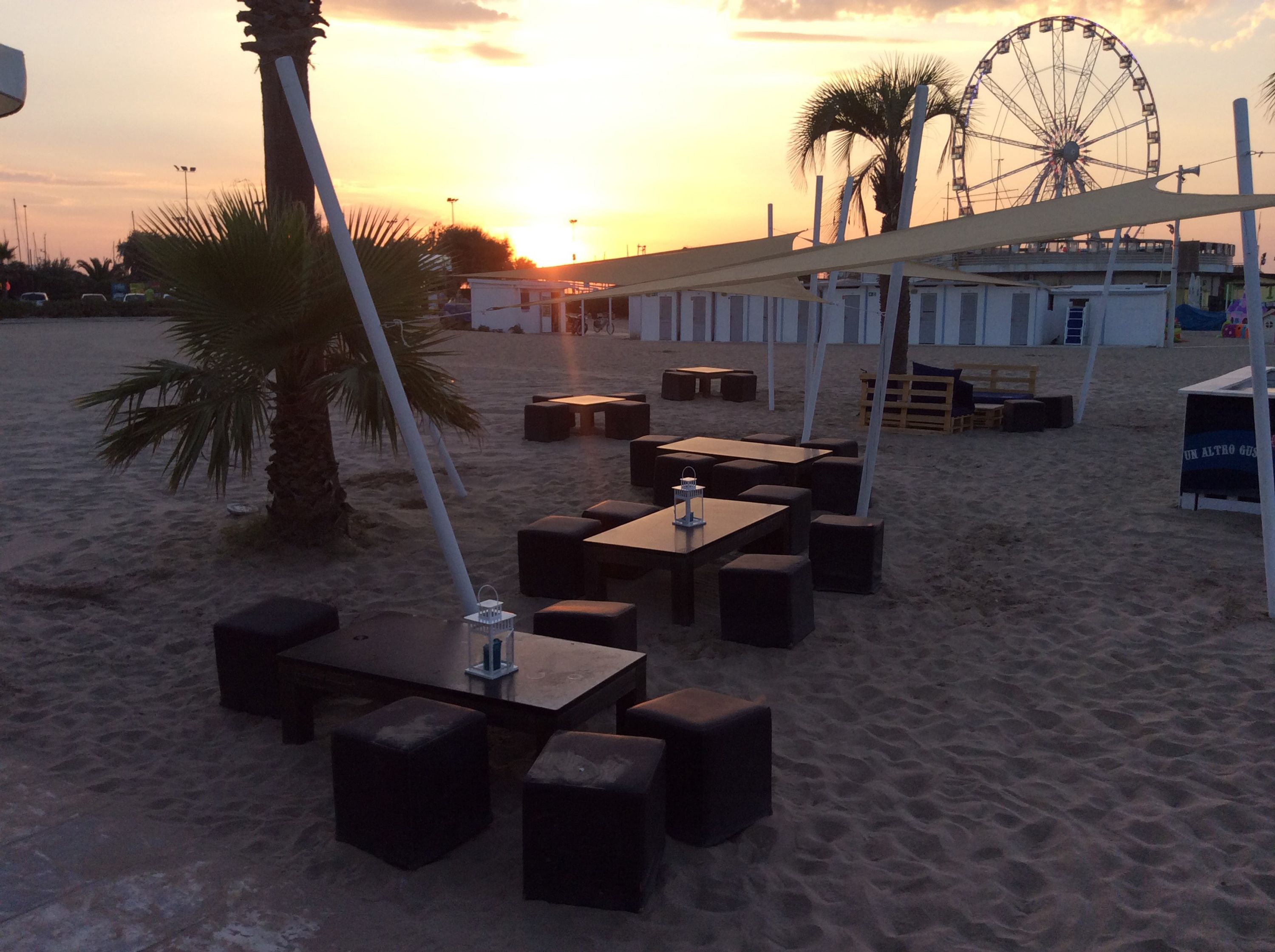 beach shuttle, sun-loungers, beach umbrellas, beach towels