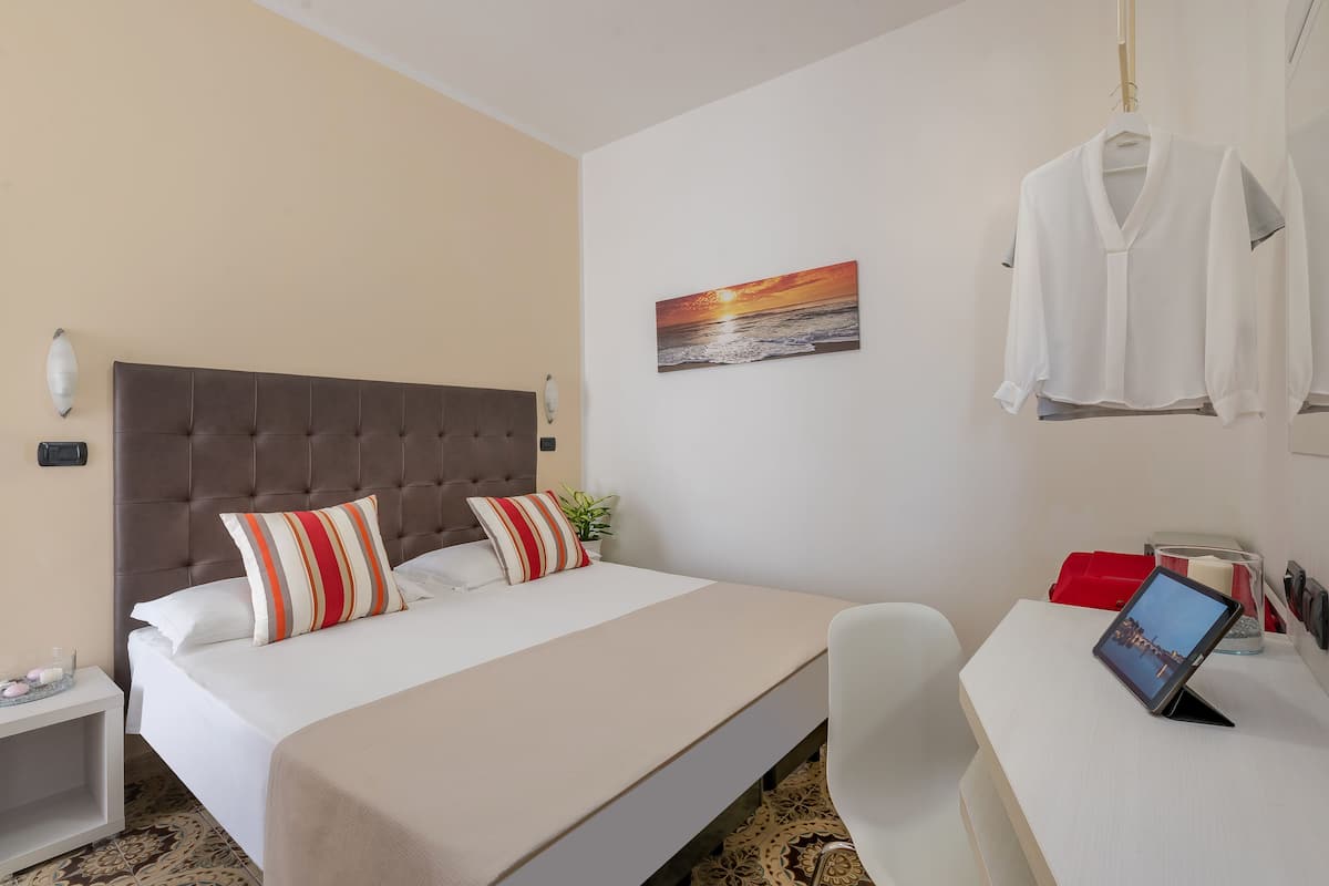 Comfort Double Room, Terrace, Sea View | 1 bedroom, in-room safe, desk, laptop workspace