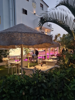 Lunch, dinner, brunch served; Italian cuisine, garden views
