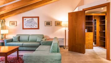 Ropa de cama de alta calidad, cubrecamas y minibar