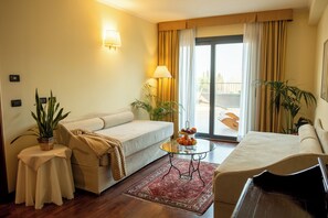 Superior Suite, 2 Bedrooms, Lake View