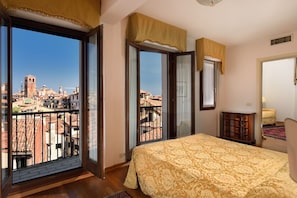 Suite familiare, 2 camere da letto | 1 camera, minibar, una cassaforte in camera, con arredamento individuale