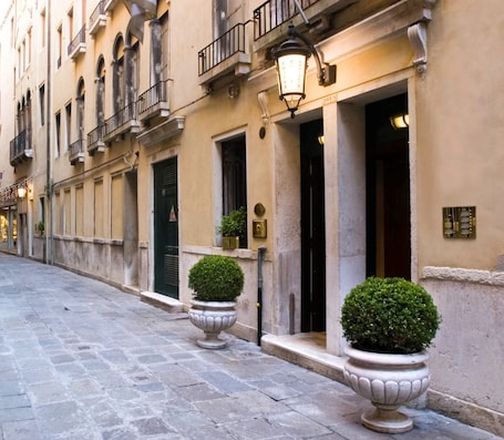 TORRE DELL'OROLOGIO SIGNATURE RESIDENCE