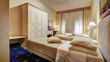 Family Room | 1 bedroom, minibar, in-room safe, desk