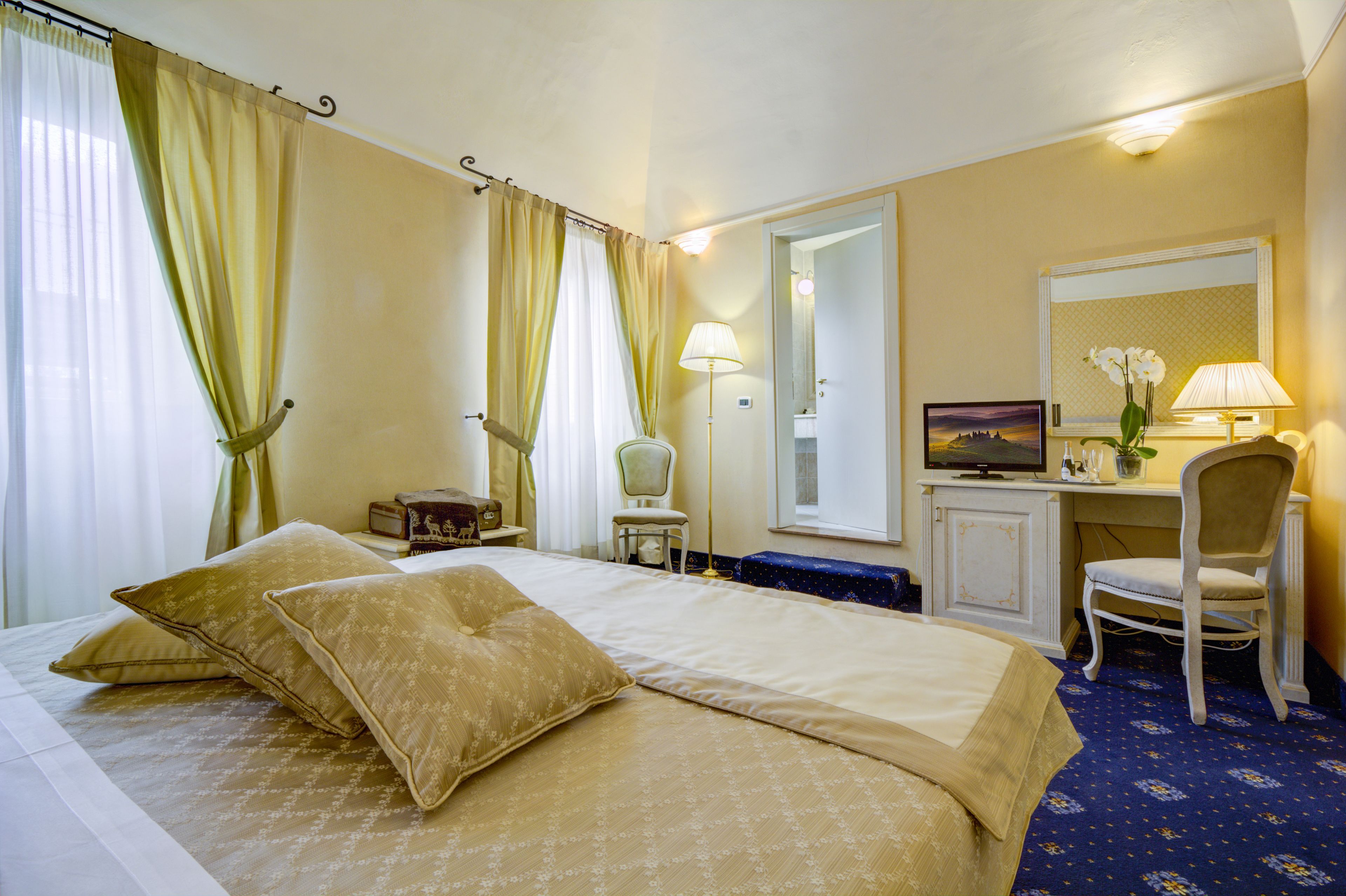 minibar, in-room safe, desk, blackout curtains