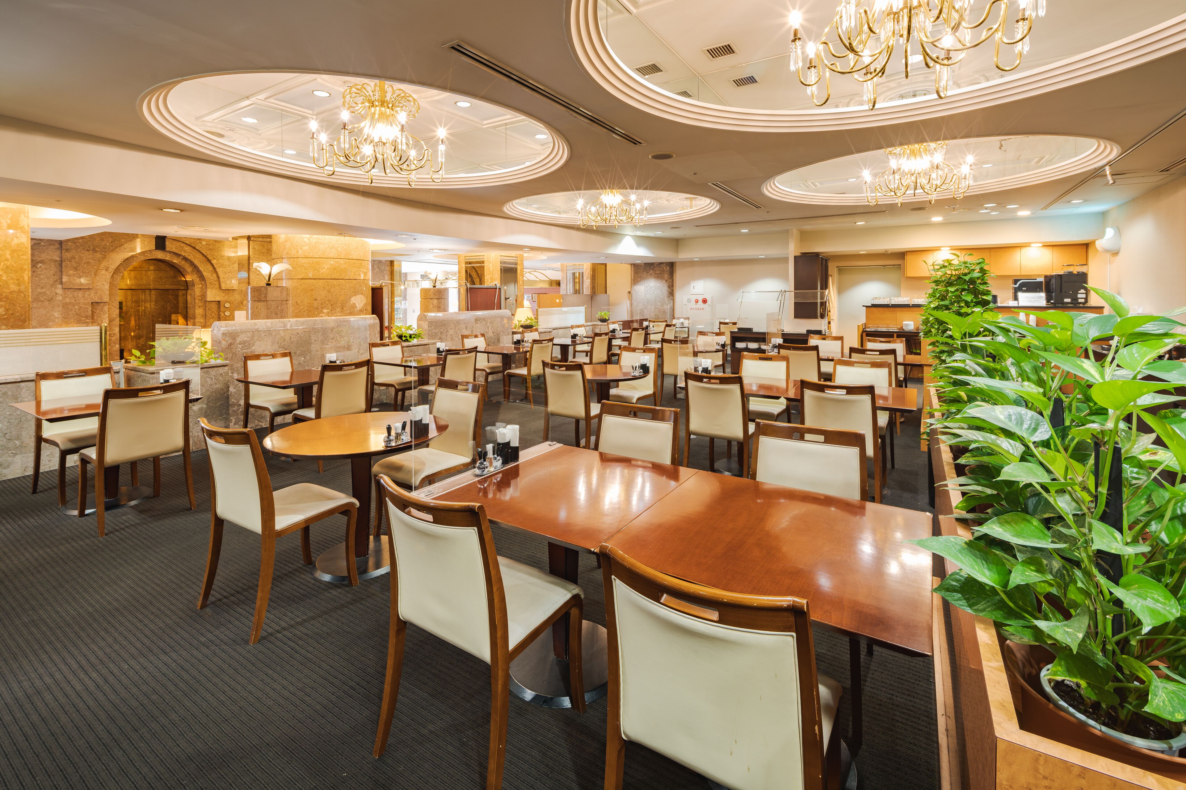 2 restaurants, breakfast, lunch, dinner served; French cuisine